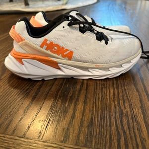 Hoka profly size 8.5